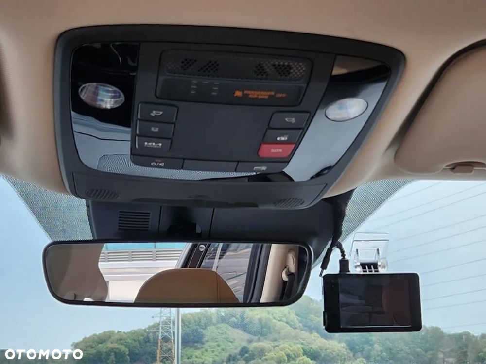 Kia Carnival - 7