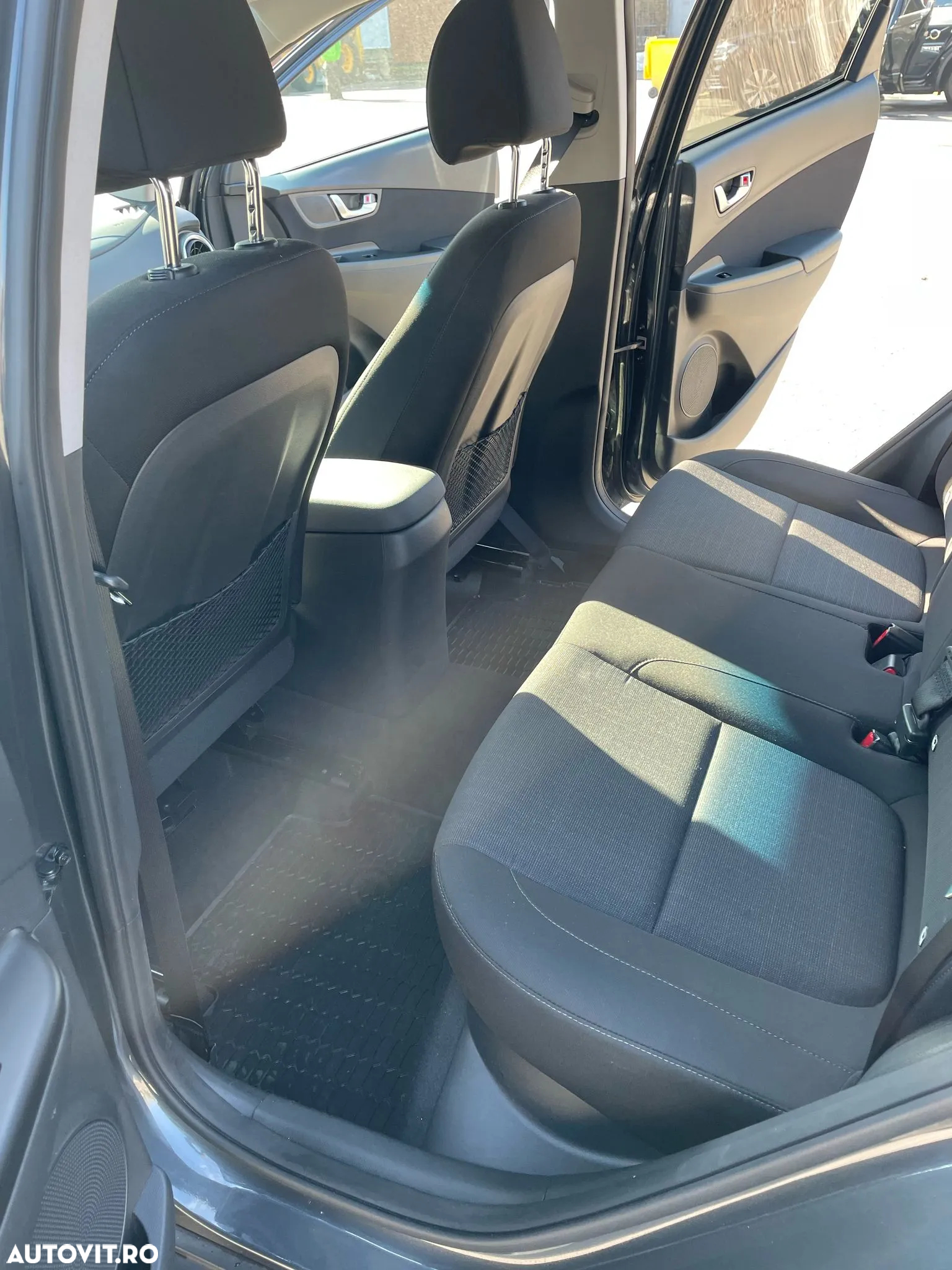 Hyundai KONA - 19