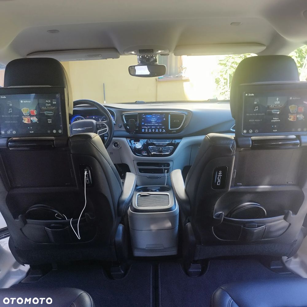 Chrysler Pacifica - 15