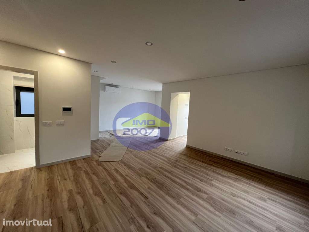 Andar moradia t3 renovado, centro de Espinho - Grande imagem: 2/21