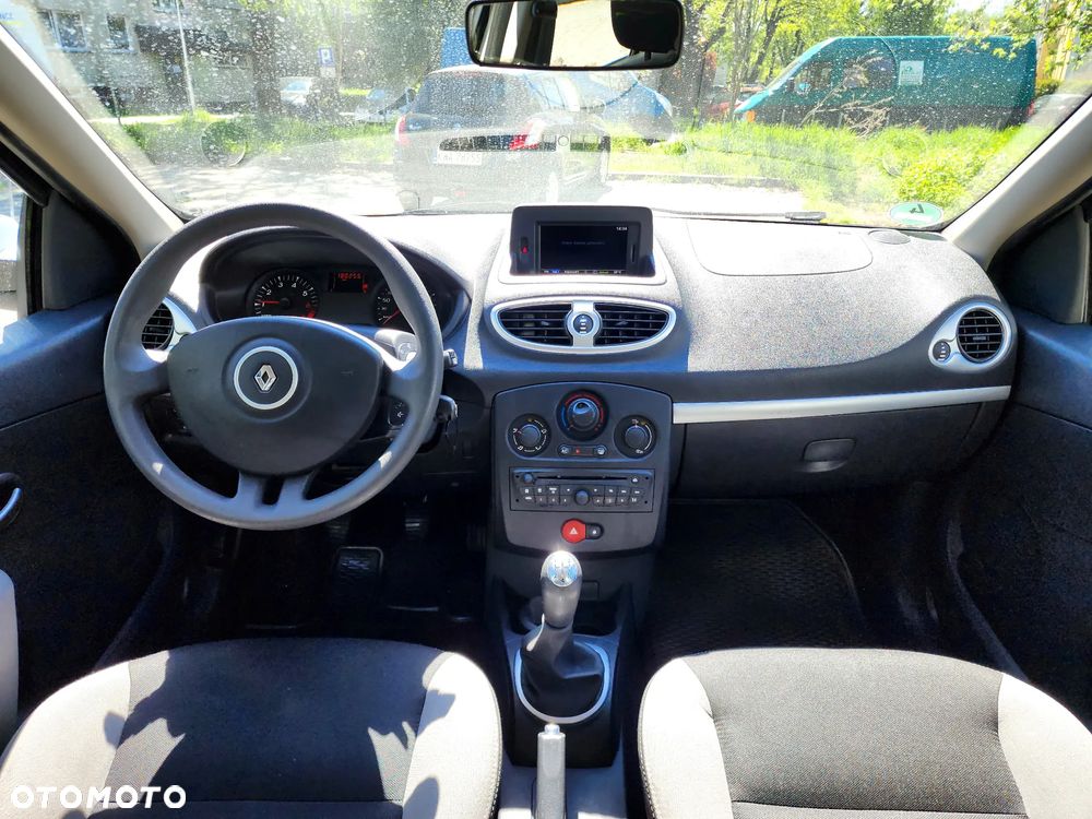 Renault Clio 1.2 16V 75 Expression - 17