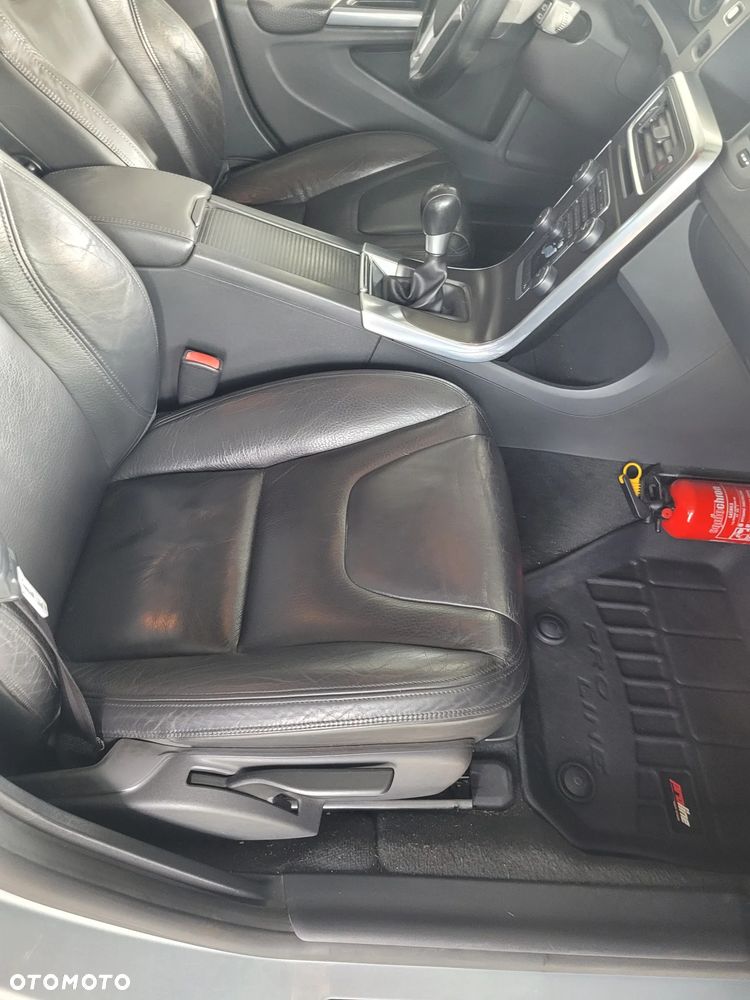 Volvo V60 D3 Momentum - 28