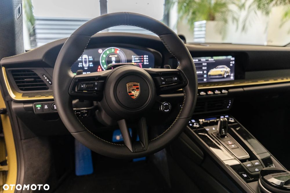 Porsche 911 Carrera T-Hybrid Spirit 70 - 24