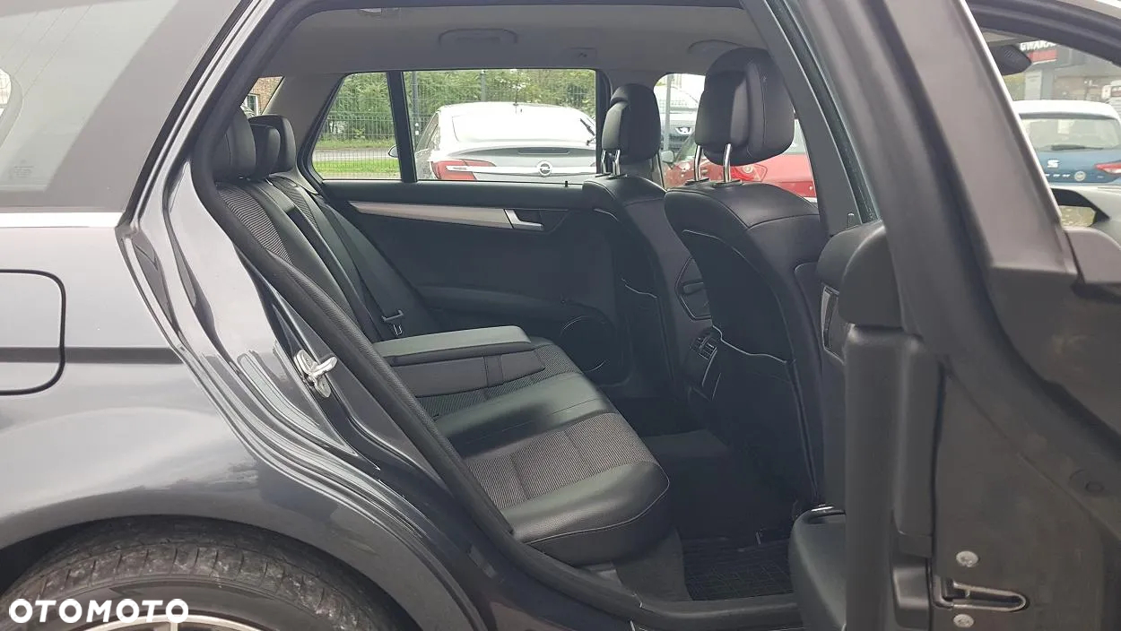 Mercedes-Benz Klasa C 220 T CDI DPF Automatik BlueEFFICIENCY Avantgarde - 29