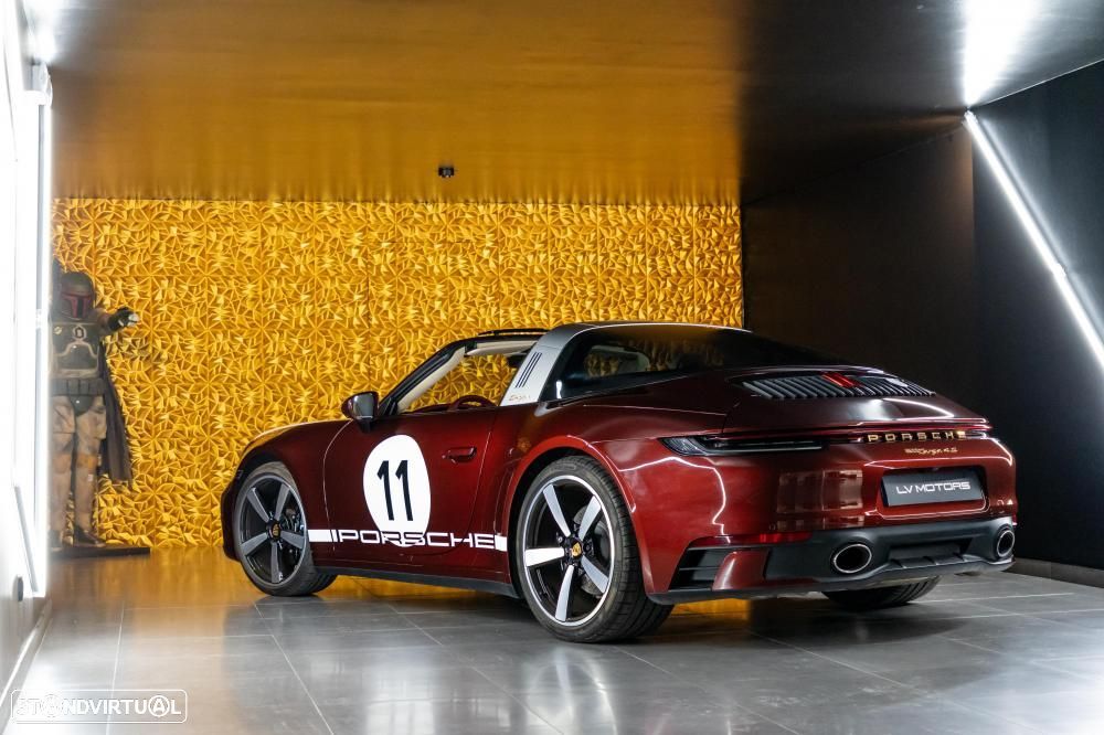 Porsche 911 (992) Targa 4S Heritage Design - 48