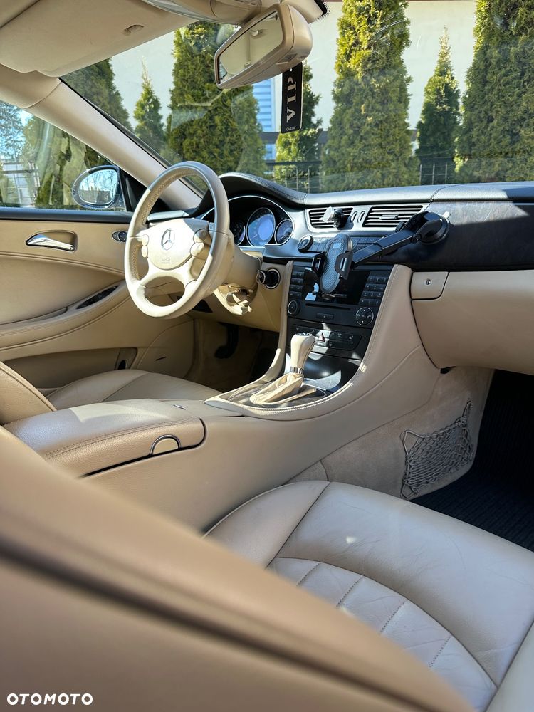 Mercedes-Benz CLS - 6
