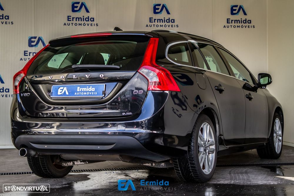 Volvo V60 2.0 D3 Momentum - 4