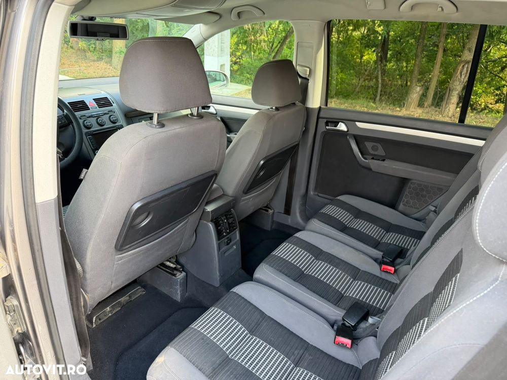 Volkswagen Touran 2.0 TDI Highline - 7