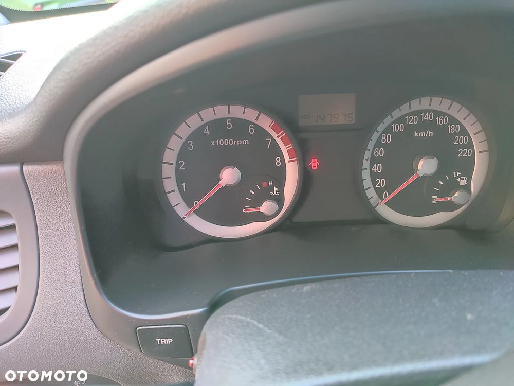 Kia Rio 1.4 City - 10