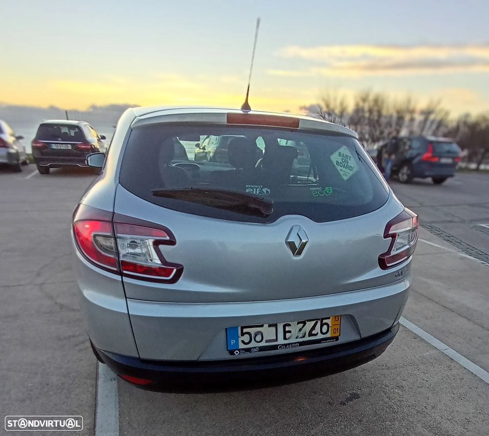 Renault Mégane 1.5 dCi Dynamique - 4