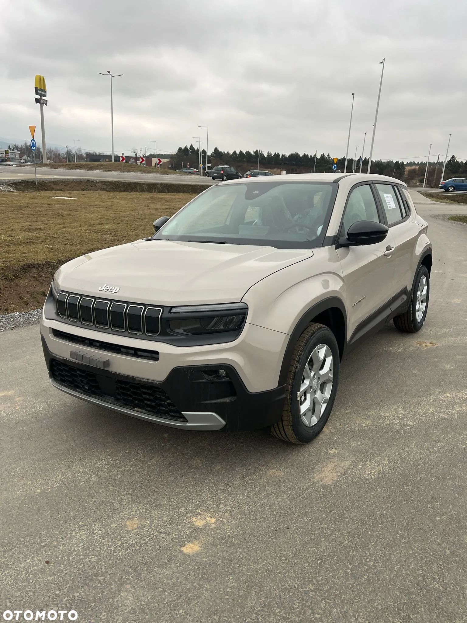 Jeep Avenger 1.2 T3 mHEV Altitude FWD eDCT6 - 1