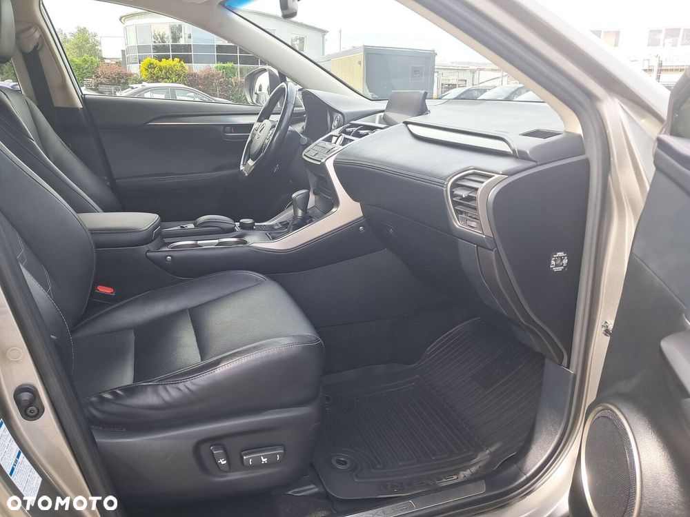 Lexus NX 300h Comfort AWD - 23