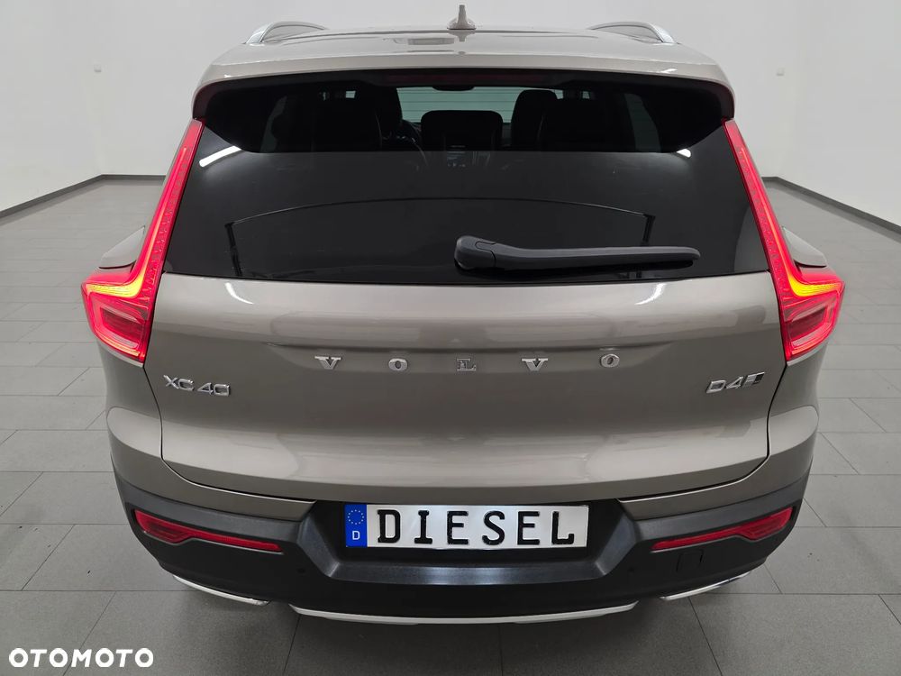 Volvo XC 40 D4 AWD Geartronic Inscription - 36