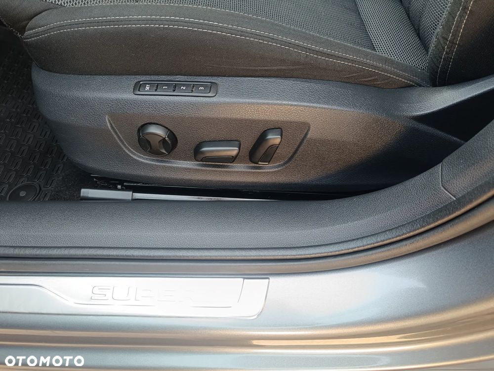 Skoda Superb 1.5 TSI Style DSG - 19