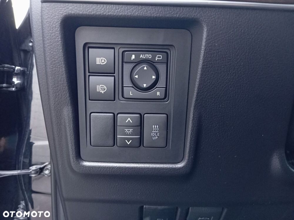 Toyota Land Cruiser - 16