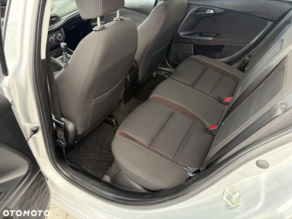 Fiat Tipo 1.4 T-Jet 16v Lounge - 28