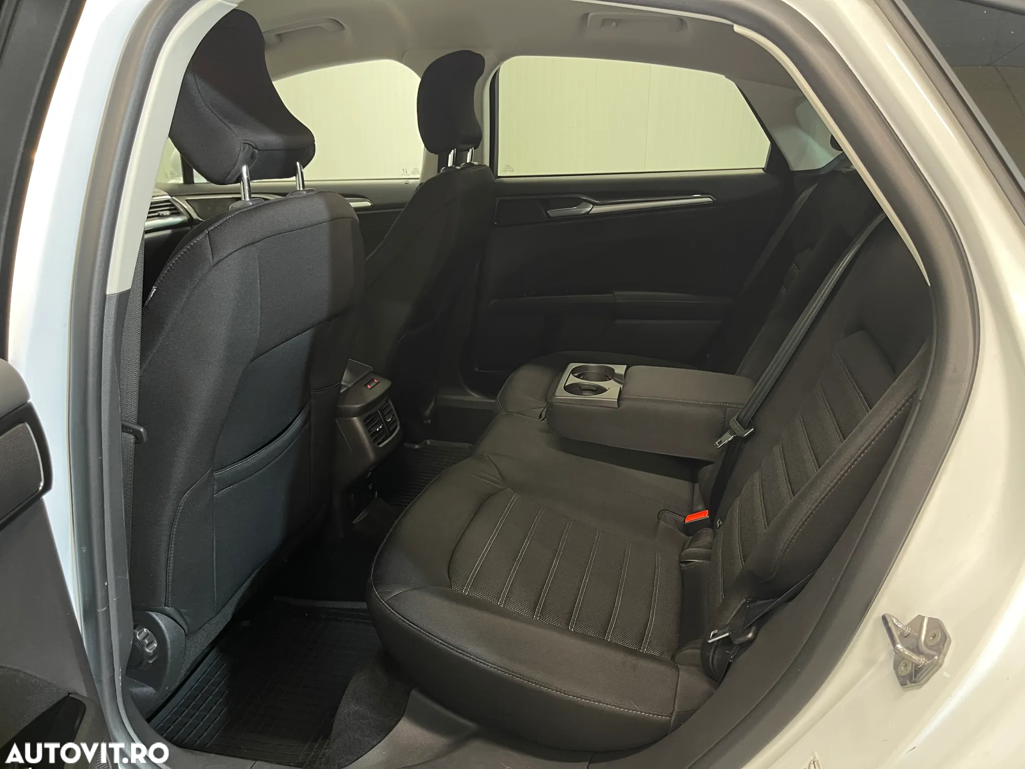 Ford Mondeo 2.0 TDCi Aut. Trend - 10