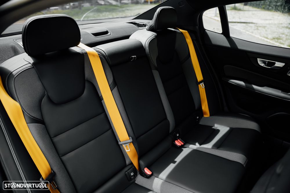 Volvo S60 T8 Recharge AWD Polestar Engineered - 31