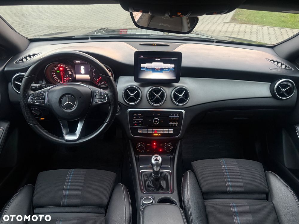 Mercedes-Benz CLA 200 d Urban - 13