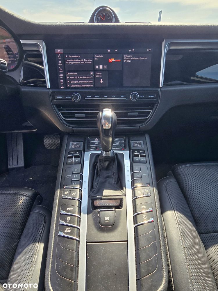 Porsche Macan Standard - 17