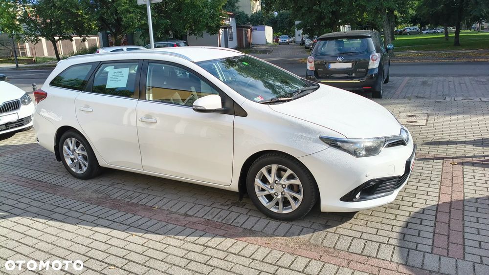 Toyota Auris - 2