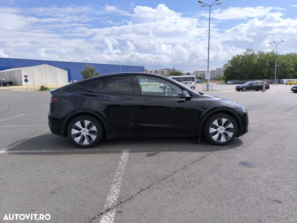 Tesla Model Y RWD - 5