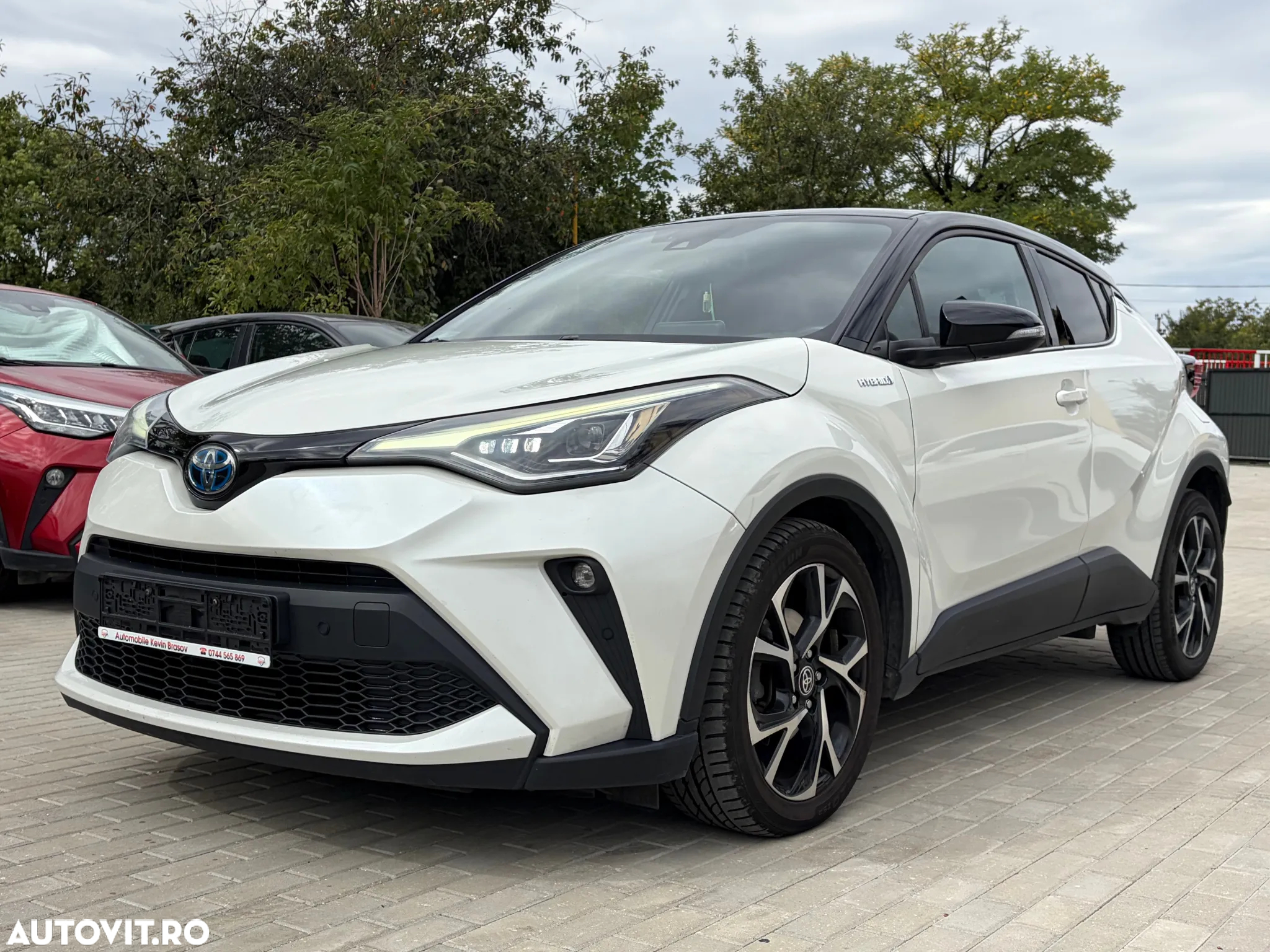 Toyota C-HR Hybrid Lounge - 27