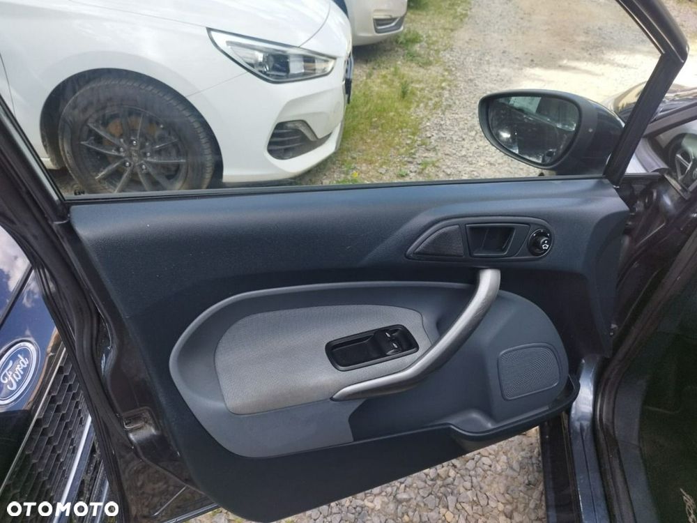 Ford Fiesta - 8