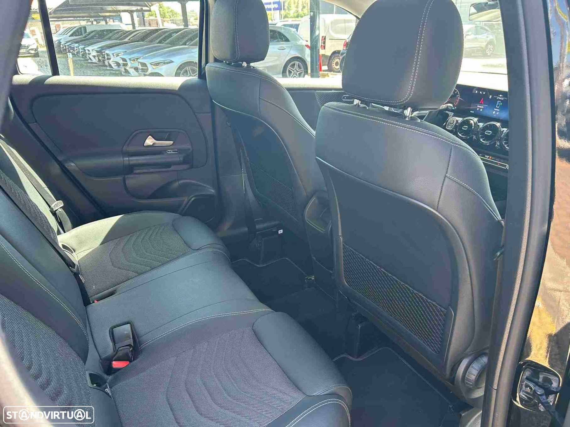 Mercedes-Benz GLA 200 Standard - 8