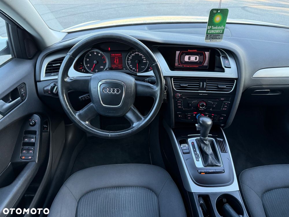 Audi A4 Limousine - 13
