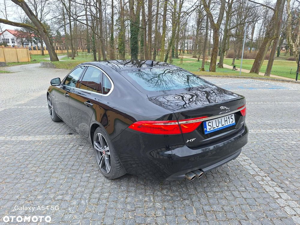 Jaguar XF 20d Prestige - 4