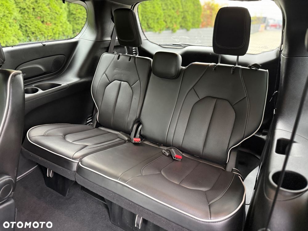 Chrysler Pacifica - 29