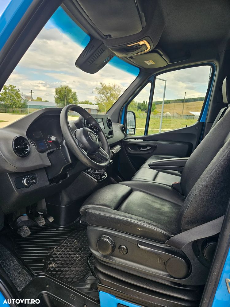 Mercedes-Benz Sprinter - 14