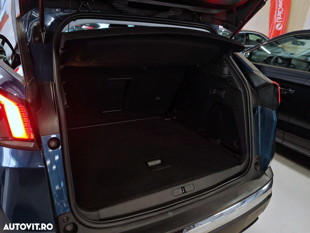 Peugeot 3008 1.2 PureTech Turbo S&S EAT8 Allure - 32