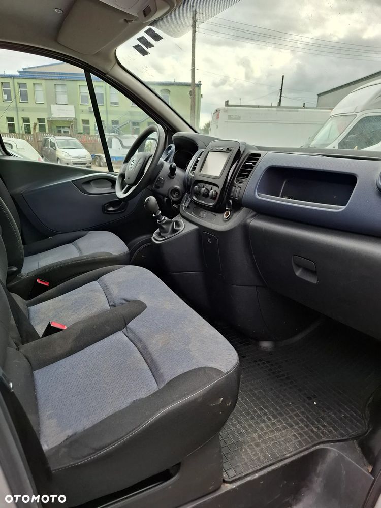 Opel Vivaro - 11