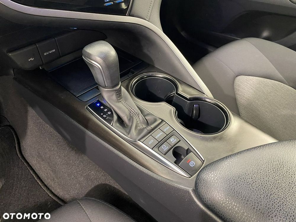 Toyota Camry - 19