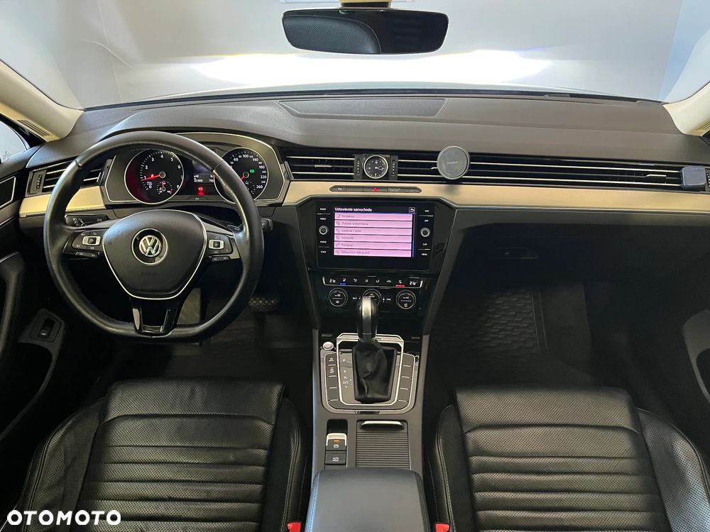 Volkswagen Passat 2.0 TSI 4Mot Highline DSG - 11