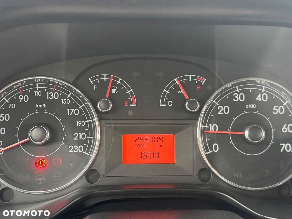 Fiat Punto 1.4 Easy S&S - 9