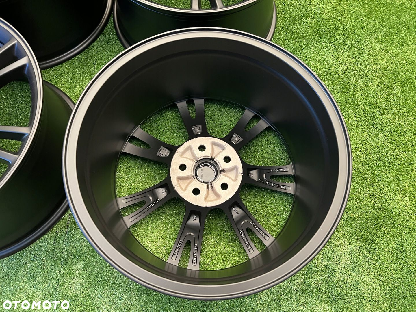 KOMPLET FELG FELGI ALU TESLA MODEL Y 19 5X114,3 ET45 ORYGINALNE IDEALNE - 6