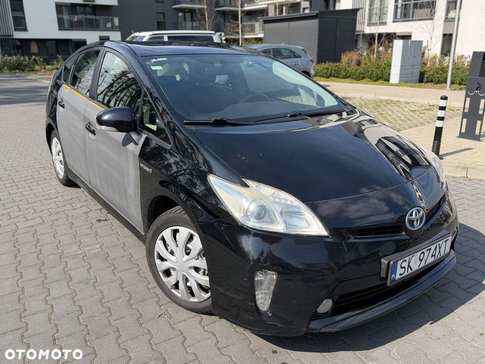 Toyota Prius 1.8 HSD Premium - 2