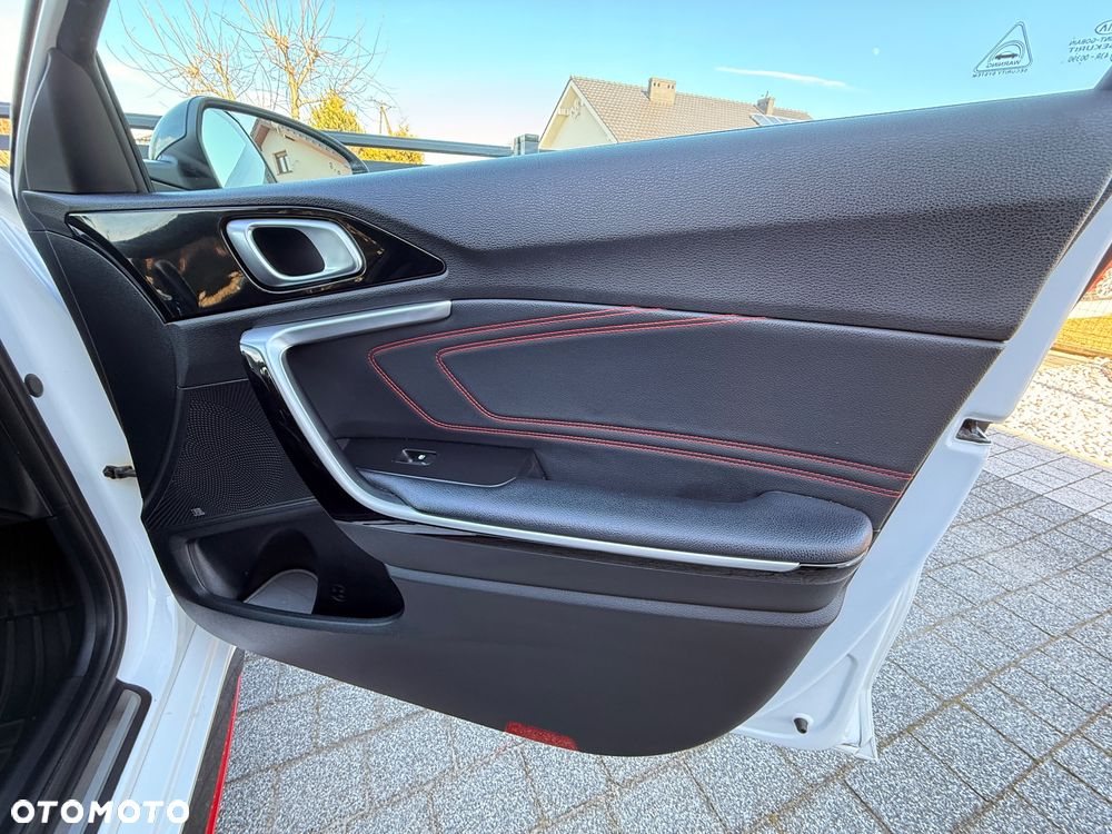 Kia ProCeed 1.6 T-GDI GT DCT - 36