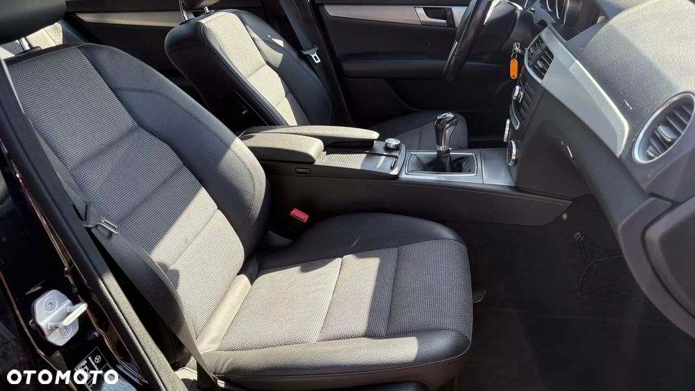 Mercedes-Benz Klasa C 220 CDI Avantgarde - 22