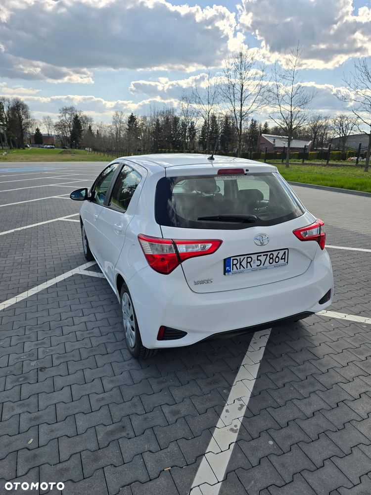 Toyota Yaris 1.0 Active EU6 - 7