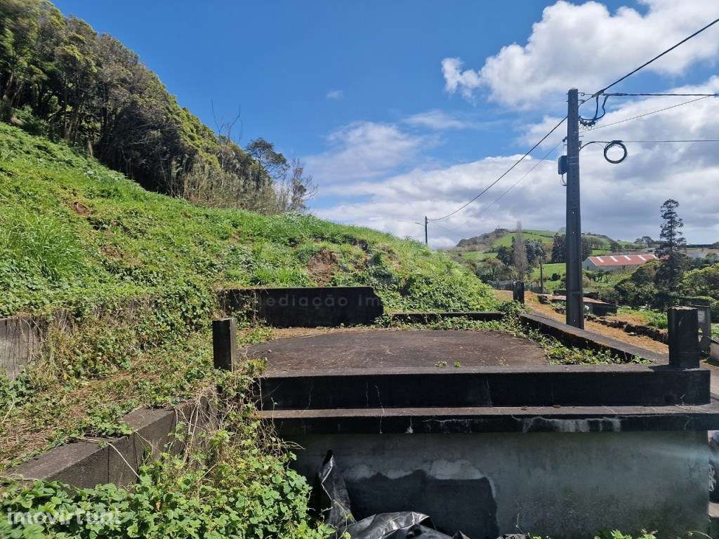 Terreno Urbano com Moradia em Ruína para Construção na Freguesia da... - Grande imagem: 5/10