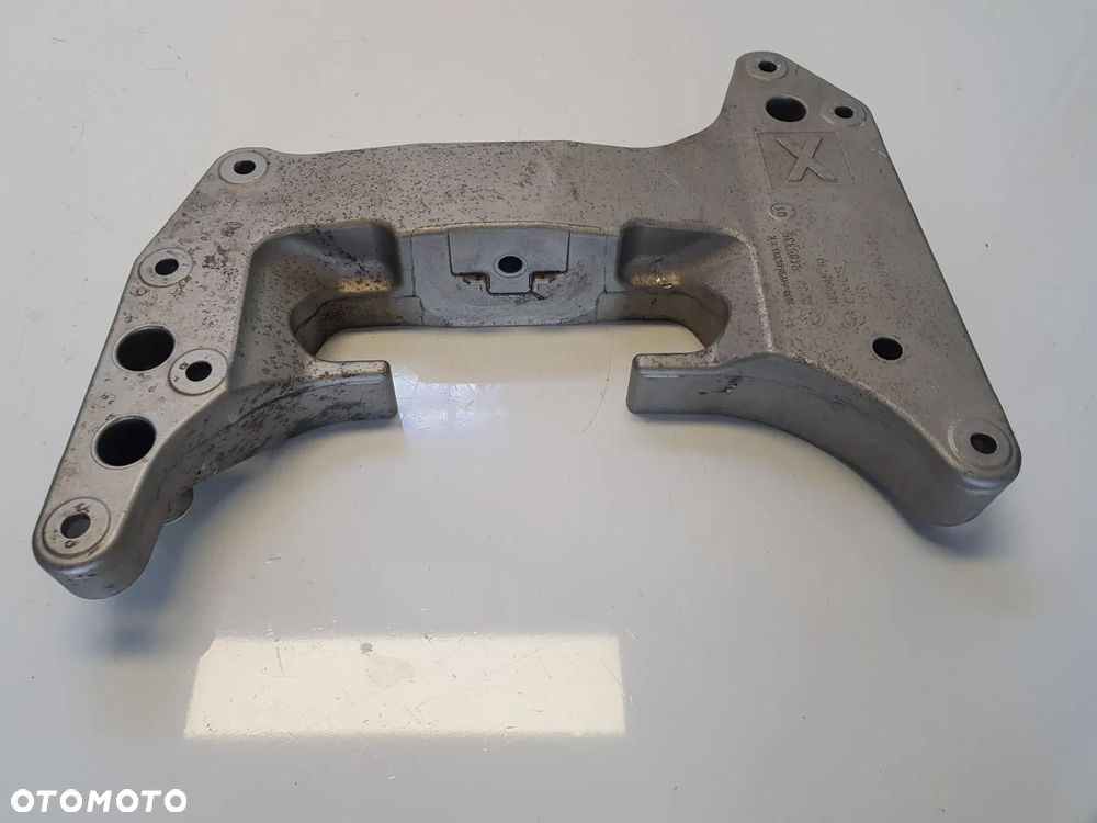 Łapa poduszka mocowanie skrzyni biegów BMW G20 G21 G30 G31 G81 9485335 - 2