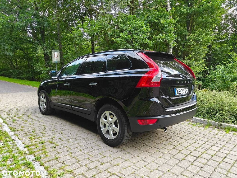 Volvo XC 60 2.4D AWD Momentum - 6