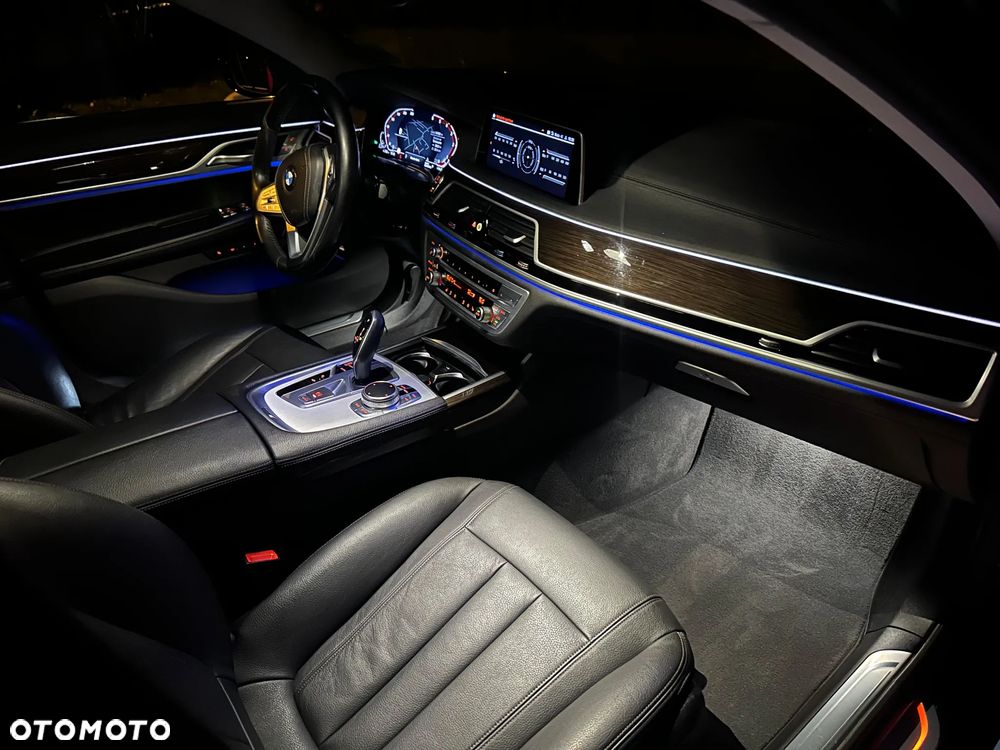 BMW Seria 7 730d xDrive - 29