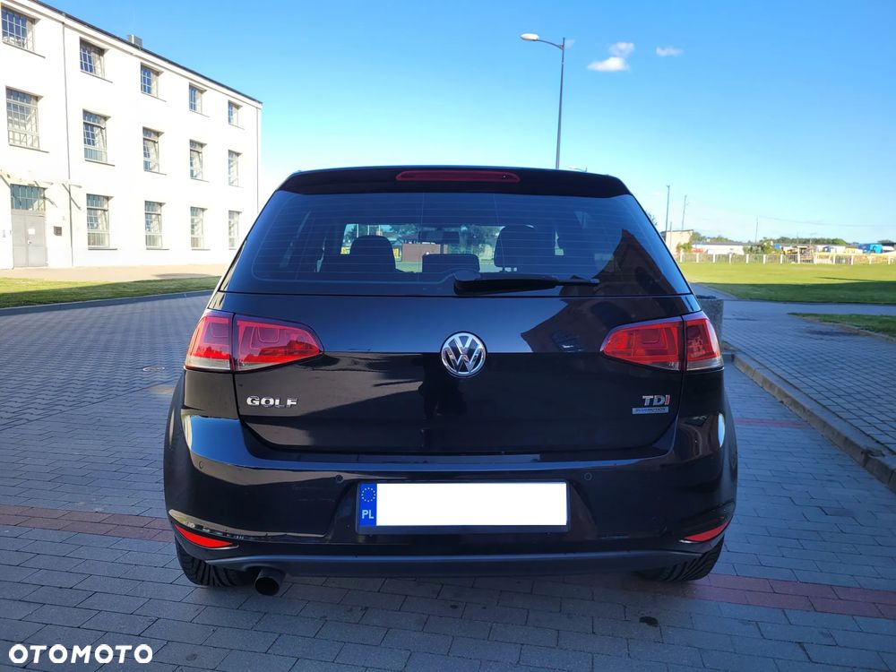Volkswagen Golf - 6