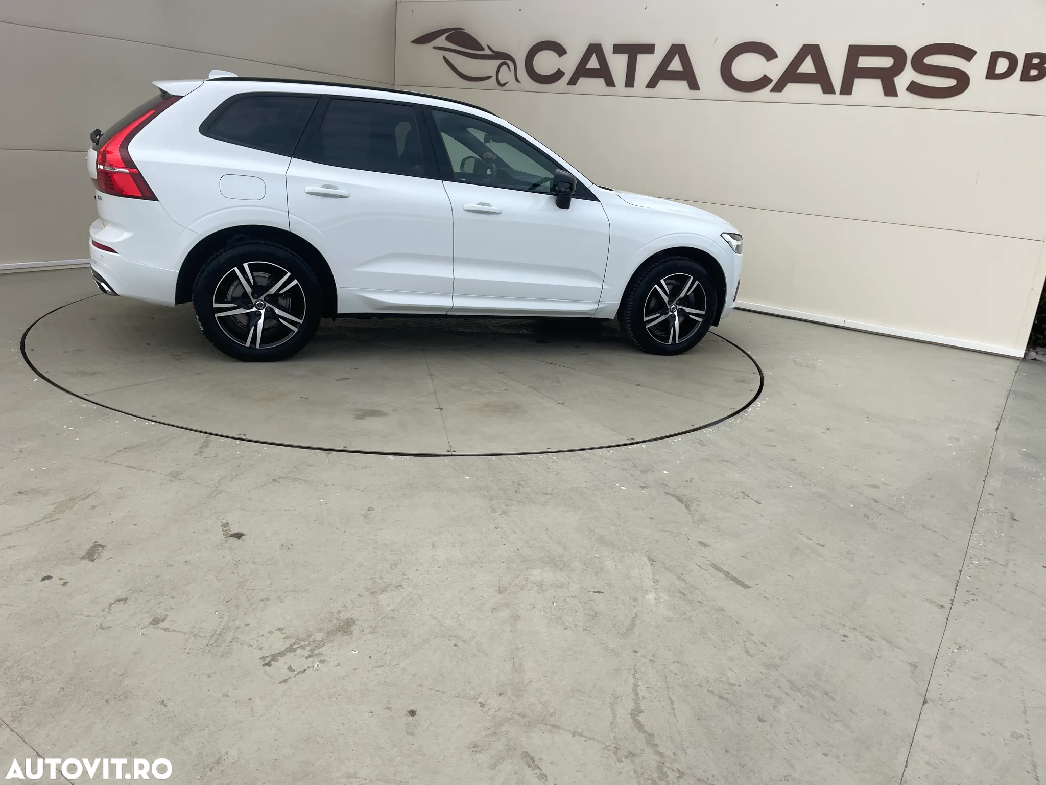 Volvo XC 60 B4 MHEV R-Design - 16