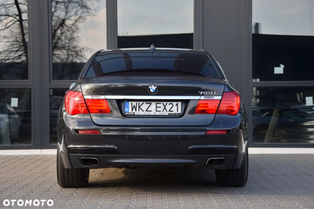 BMW Seria 7 750i - 7